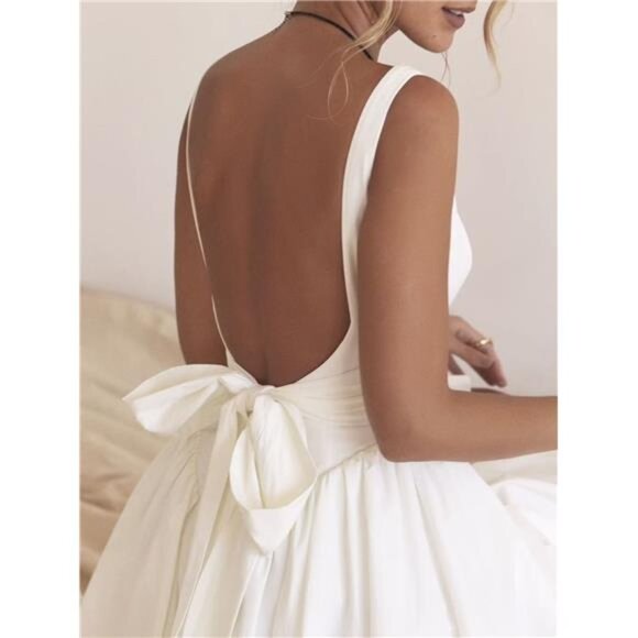 Backless Square Neck Mini Dress - Picture 16 of 16